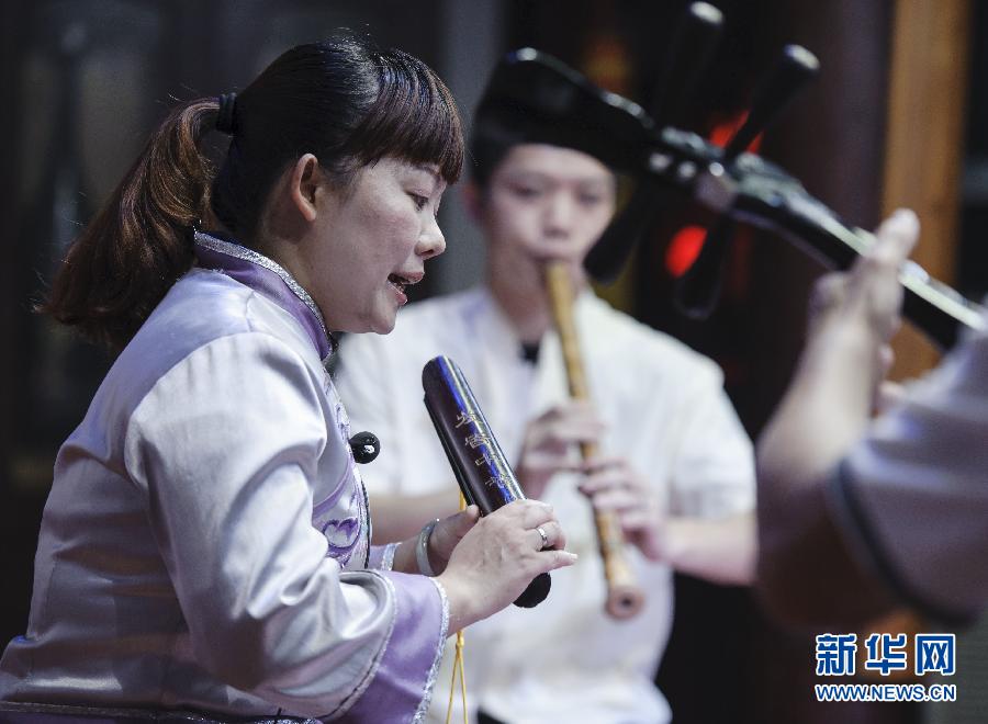 东西问丨康海玲：一曲南音回响千年，何以自两岸走向世界？