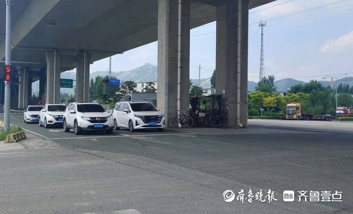 济南一内部道路收“车辆穿行费”？警方介入，区政府称闻所未闻