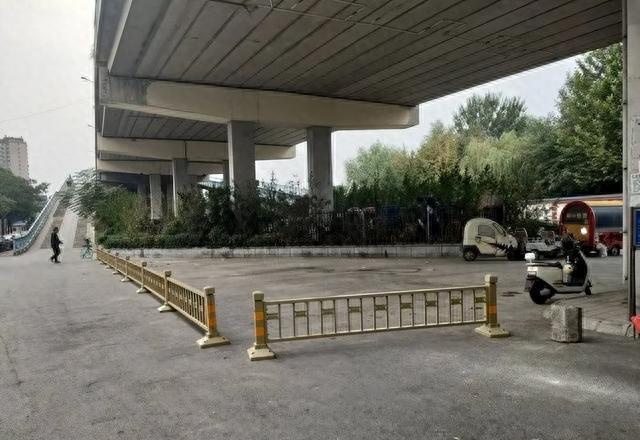 济南一内部道路收“车辆穿行费”？警方介入，区政府称闻所未闻