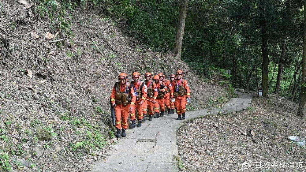 上千名森林消防员“十一”假期坚守四川等地守护平安