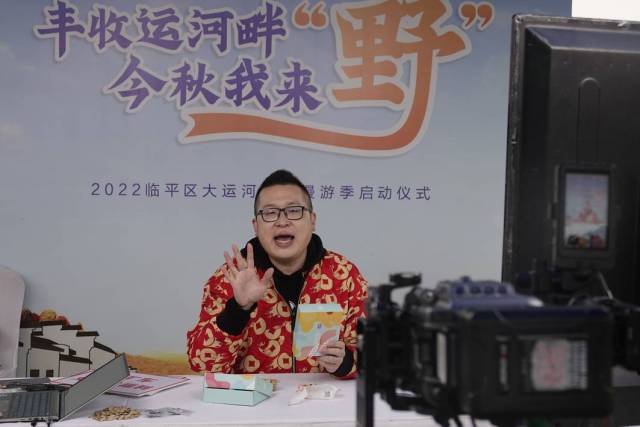 何敬丰：发挥“双重积极作用” 与祖国共成长