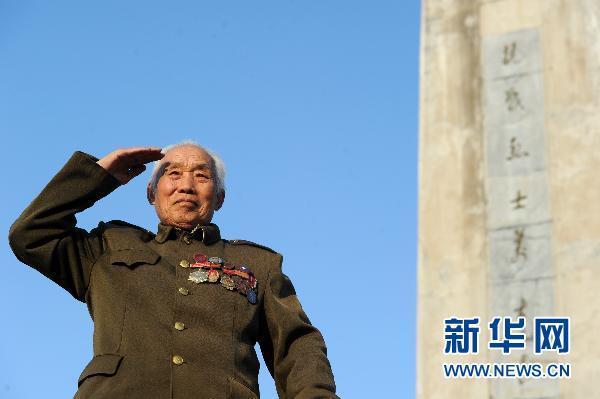 访冀中回民支队烈士“守墓人”：一身西装的“郑重”和一句承诺的“坚守”