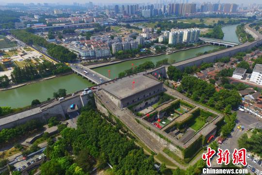（文化新纪行）650余岁南京明城墙：墙外“开花”墙亦香