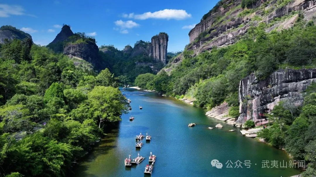 福建武夷山景区迎客流新高