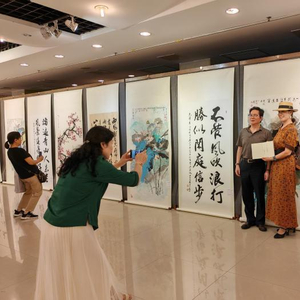 乔平、陶第迁、张展欣迎国庆书画展在穗开幕