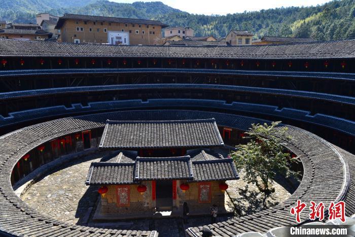 东西问｜黄汉民：福建土楼文化密码揭秘