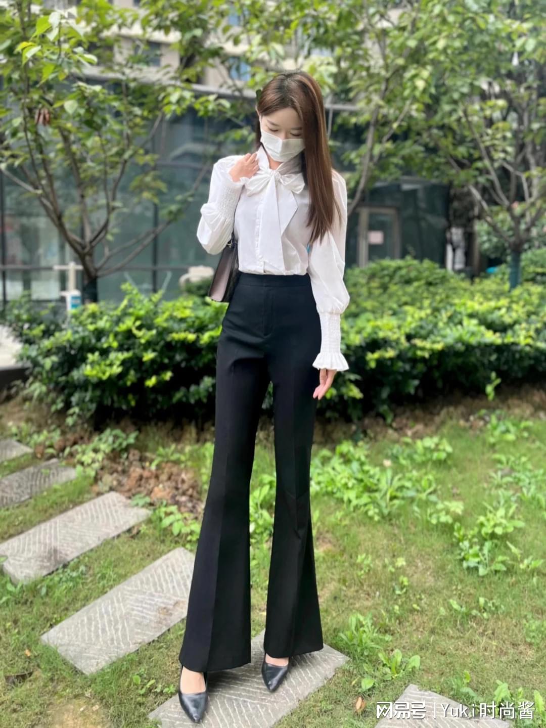 今年秋季流行“微喇裤”，学会这些搭配技巧，轻松变长腿女神