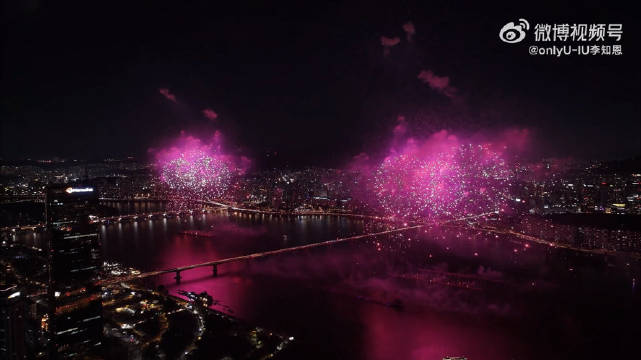 2024年首尔世界烟花节在汉江公园举行