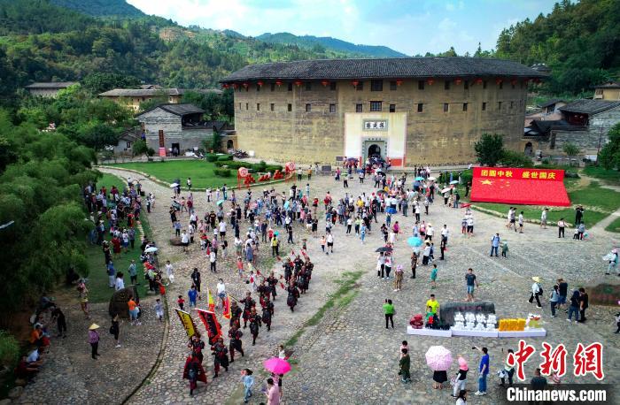 福建永定：国庆黄金周 各景区景点受青睐
