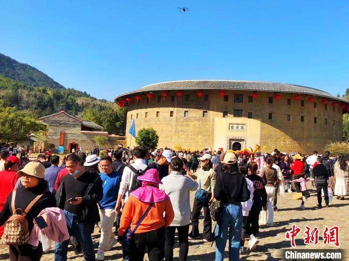 福建永定：国庆黄金周 各景区景点受青睐
