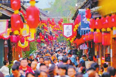 “文博热”遇到“中国红” 四川释放文旅消费新增长