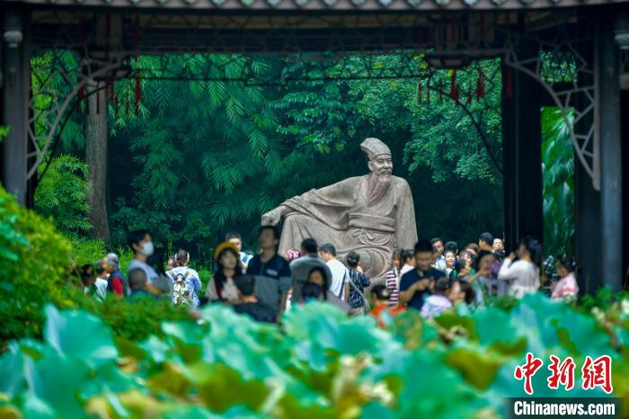 “文博热”遇到“中国红” 四川释放文旅消费新增长