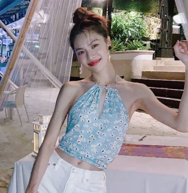 夏日的钟楚曦：你可真是把我辣得说不出话