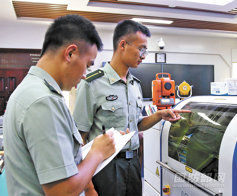 国防科技大学引导学员对标典型争当先进 国防科技大学引导学员对标典型争当先进