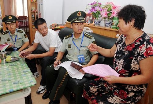 综述：香港多管齐下解决房屋问题 分阶段“告别劏房”