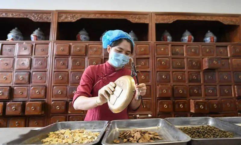 （中国新貌）从“一缕药香”看中医药传承创新