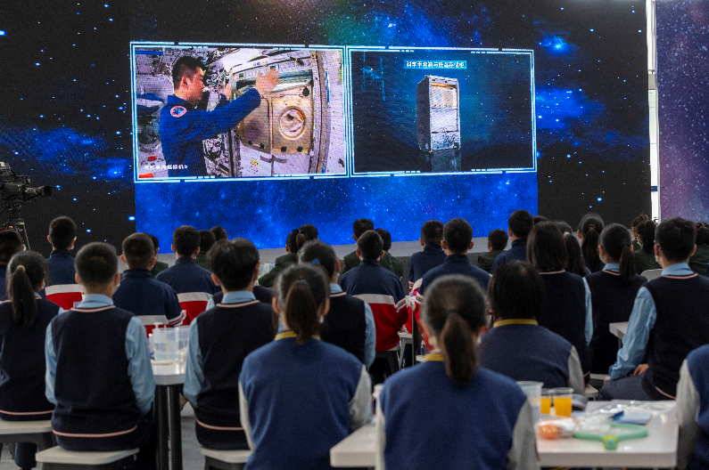 在宇宙中的课堂我们如何在太空中开展教育和学习的全新探索