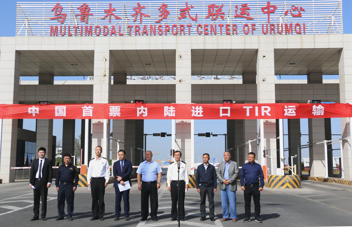 中哈霍尔果斯国际边境合作中心捷通模式助力旅客实现快速五秒通关新纪元