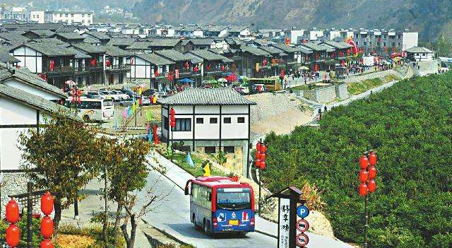 小城镇旅游热潮席卷而来 各地发展势头呈现新局面