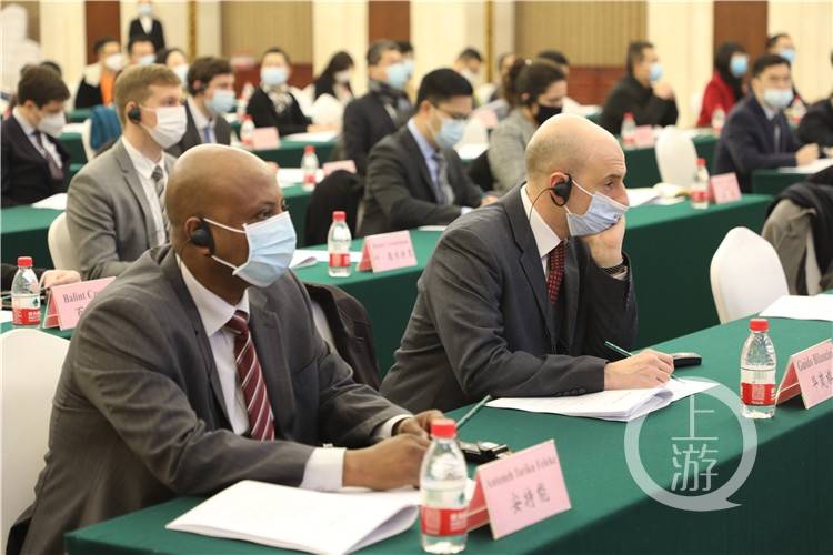 外籍友人走访重庆人大 深入探讨地方人大的职能与发展亮点