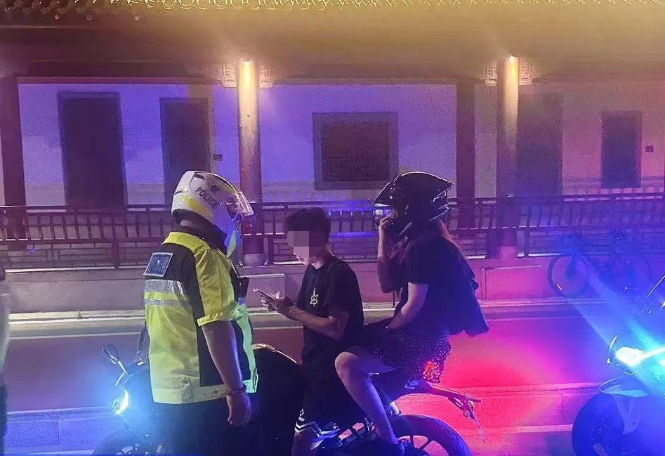 市区疯狂飙车男子被警方拘留违法行为引发社会广泛关注与讨论