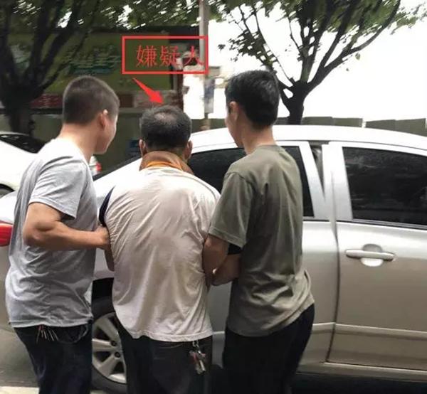 妈快来救命！我们三个人都被逮捕了快想办法脱身！