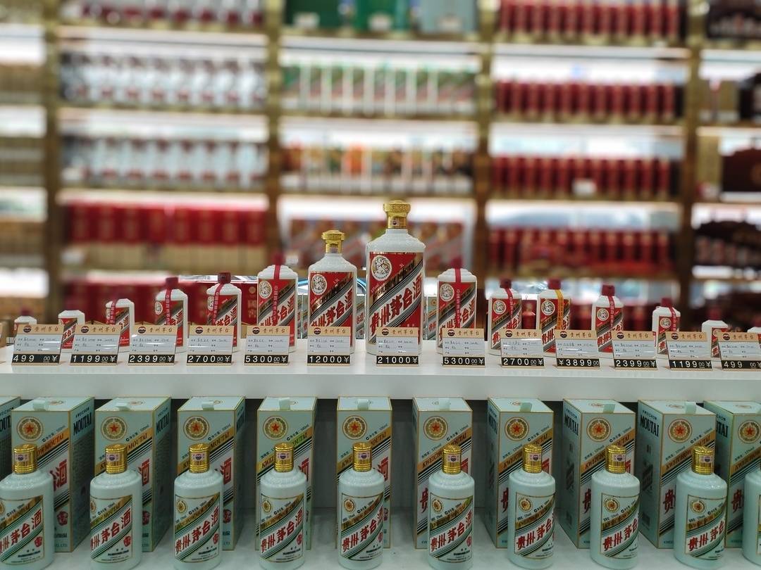 直播卖酒乱象频现三只羊真假茅台背后的酒企电商问题亟待解决