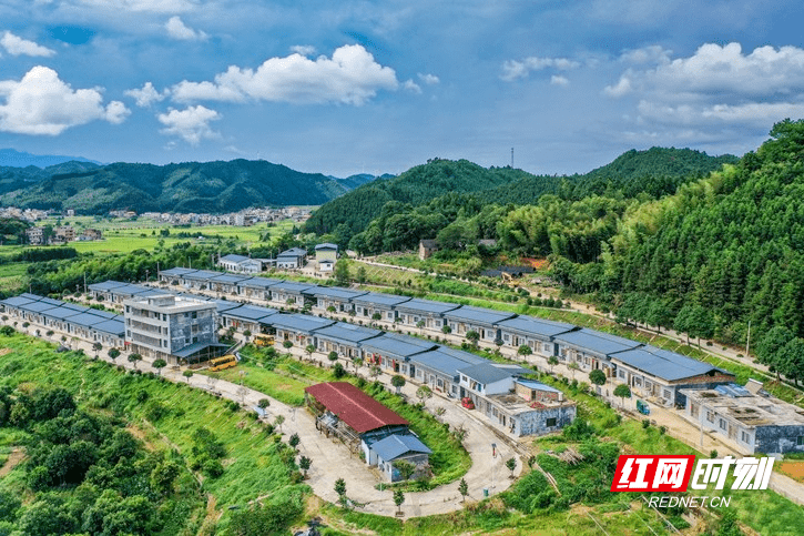 湖南蓝山积极助力瑶民搬迁就业 帮助他们稳固生活与发展前景