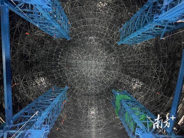 江门中微子实验有机玻璃球成功建成 为未来基础科学研究开辟新天地