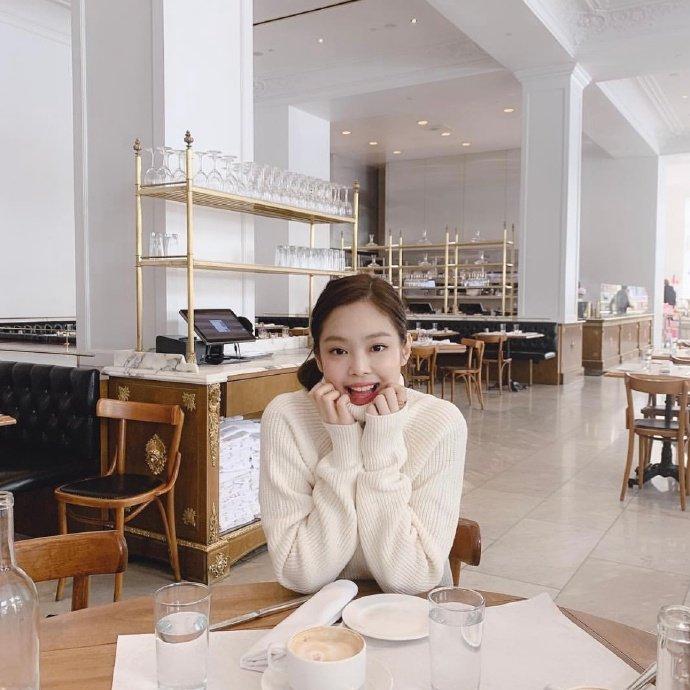JENNIE全新单曲Mantra音乐视频回归 引发粉丝热烈期待与热评