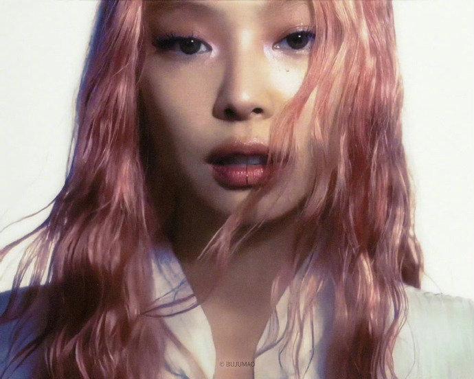 JENNIE全新单曲Mantra音乐视频回归 引发粉丝热烈期待与热评