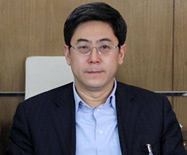 震惊社会知名企业高管姜杰因受贿2.25亿被判死缓 引发公众热议和反思