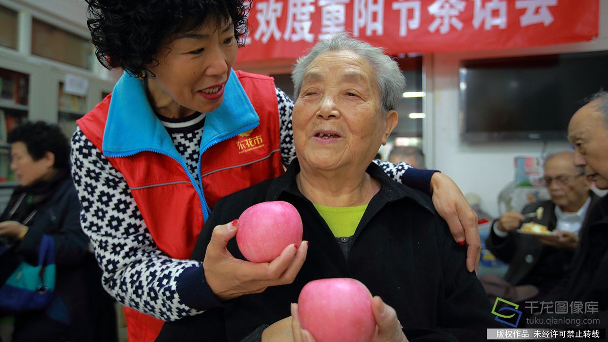 为老年人打造幸福晚年生活让他们享受更多快乐与关爱是我们的责任