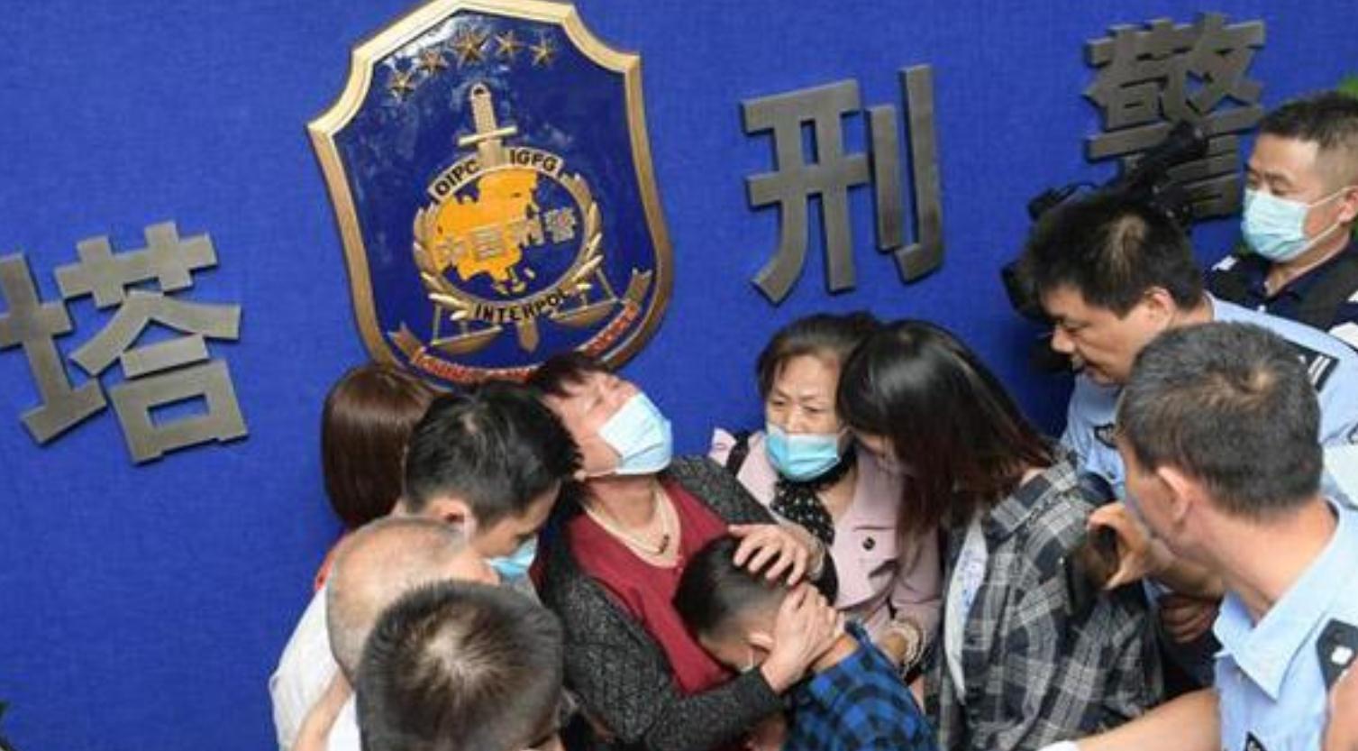 上海民警假扮山西失踪儿子长达十一年安排认亲过程仅需三分钟全记录