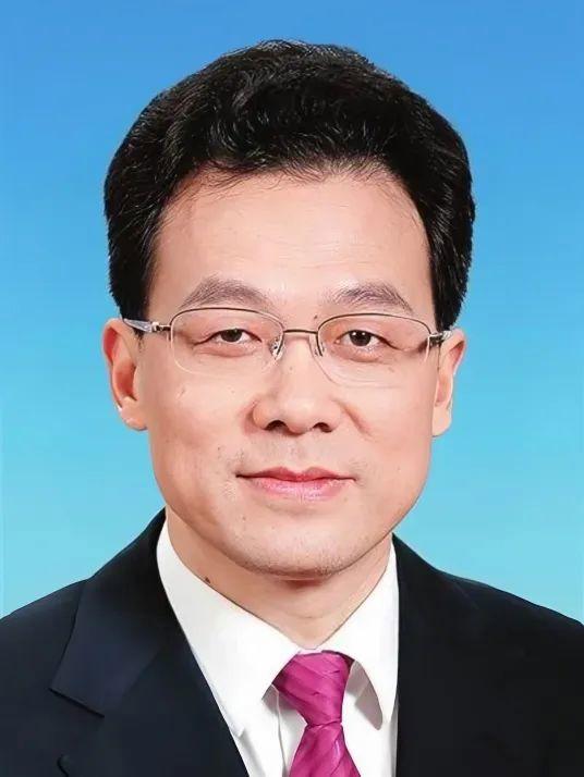 新任国家工作人员敲定 两位官员正式进京履新引关注