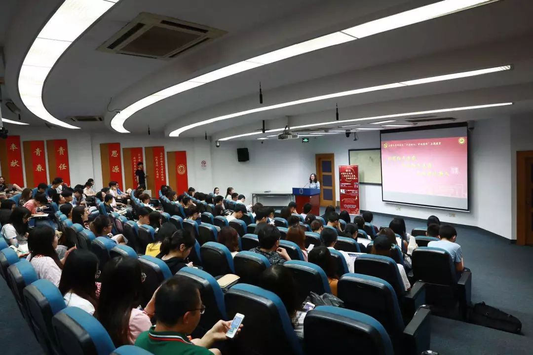 跨越语言的桥梁探寻法语外教在中国的深厚情谊与文化传承