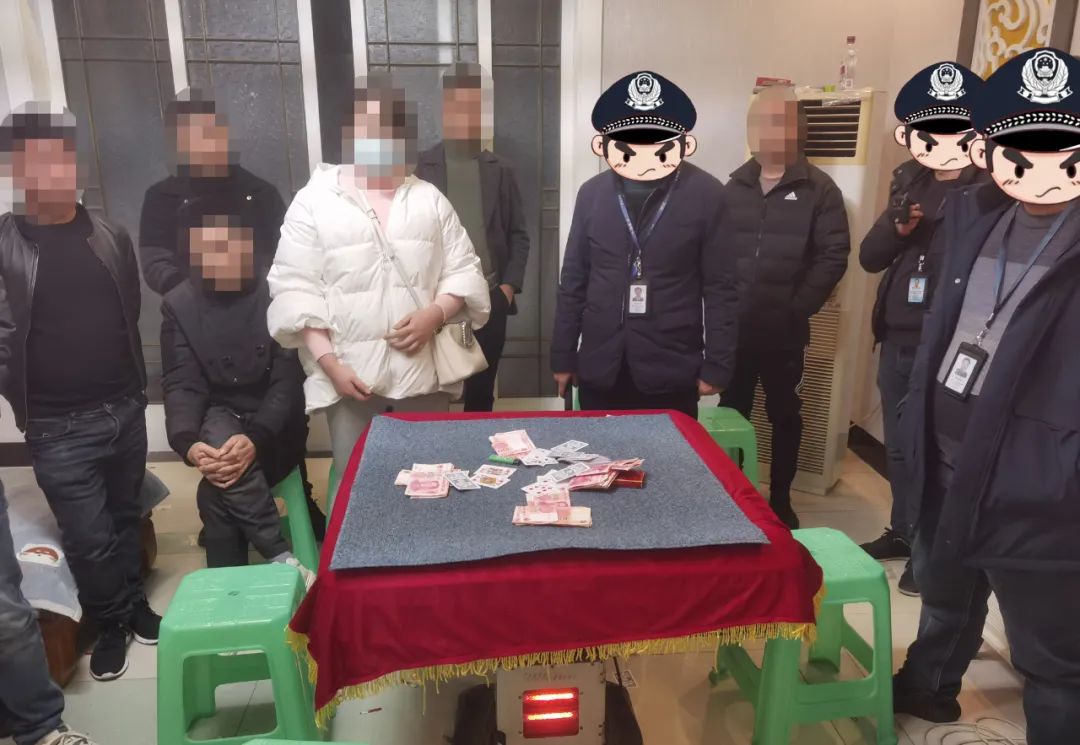 警方打击非法赌博活动 成功捣毁两江新区一处啤酒机赌博窝点