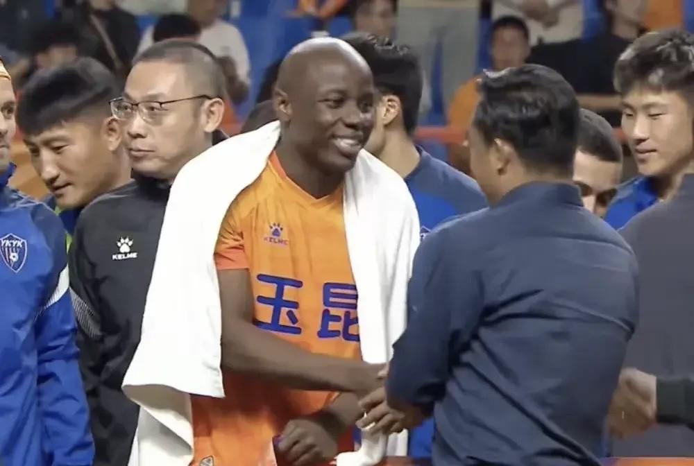云南玉昆对战苏州东吴 只需打平即可提前锁定冠军身份 穆谢奎首发出战助力球队
