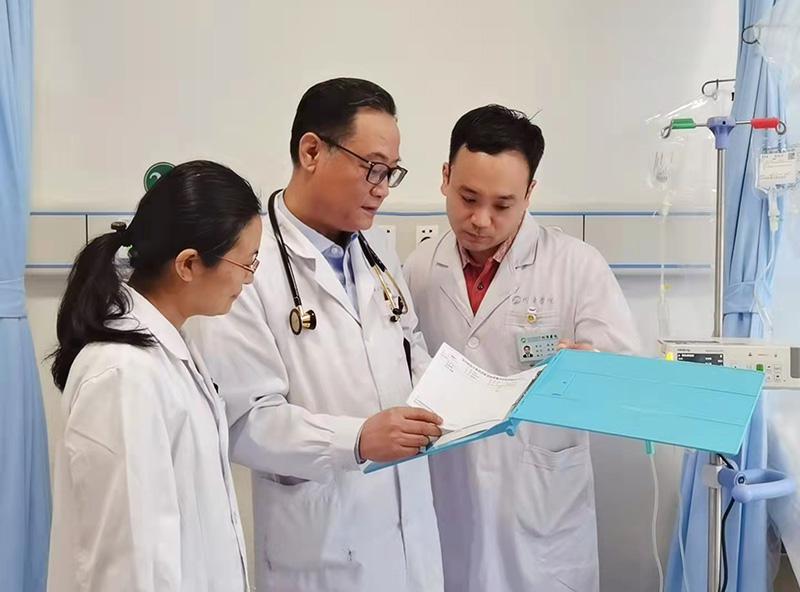 广州医学生凭借专业知识成功识别危重病症力挽狂澜拯救患者生命