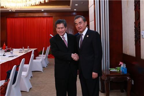 王毅会见东盟常驻代表委员会一行