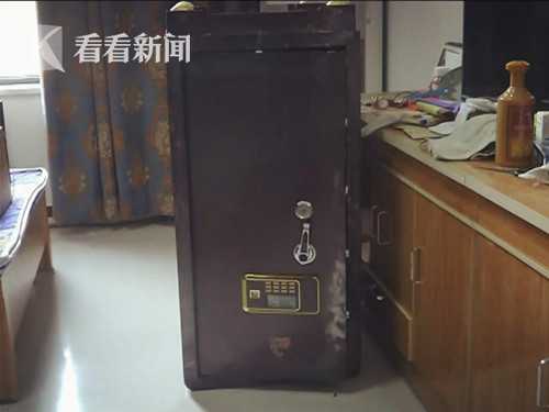 凌晨独自划船三小时 男子秘密实施一年计划成功盗取公司保险柜内幕揭秘