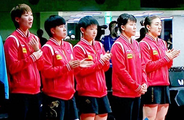 国乒女团在亚锦赛决赛中遗憾失利收获银牌展现顽强拼搏精神