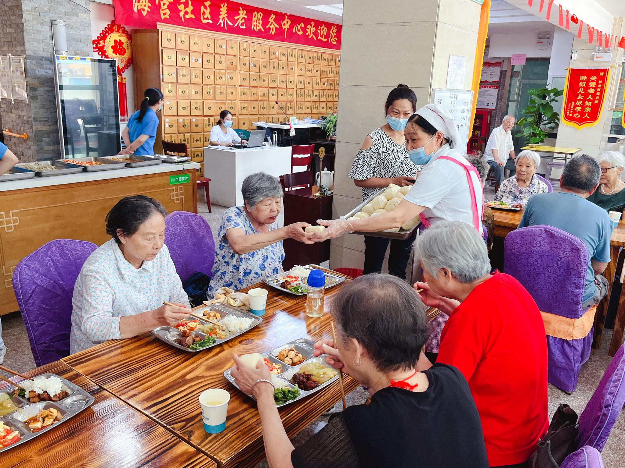 探寻温暖晚年的秘密 老年助餐服务如何提升幸福感与生活质量
