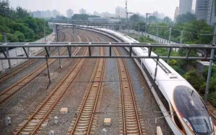 高铁线路大调整！一条轨道转弯九十度带来新出行体验与便捷选择