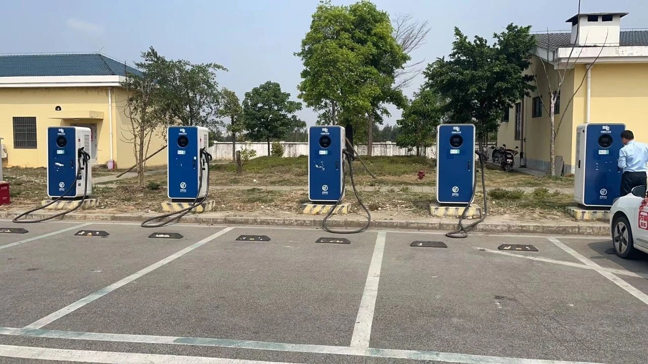 广西实现高速公路服务区充电桩全覆盖