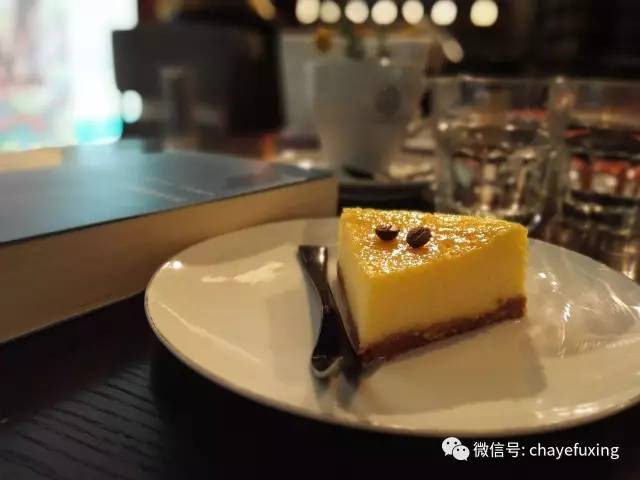 独自品味美食的旅程探寻味蕾的孤独与快乐