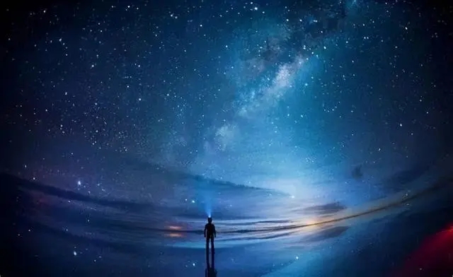 仰望星空感受星辰的闪耀与生命的无限可能