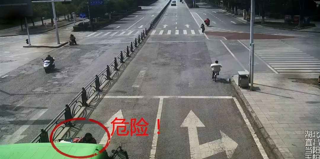 冰冻雨雪天气影响武汉火车站 大量乘客滞留列车延误严重引发关注