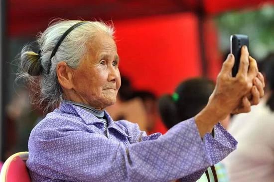 中国百岁老人数量达到11.9万他们的生活状况和健康秘密是什么呢？
