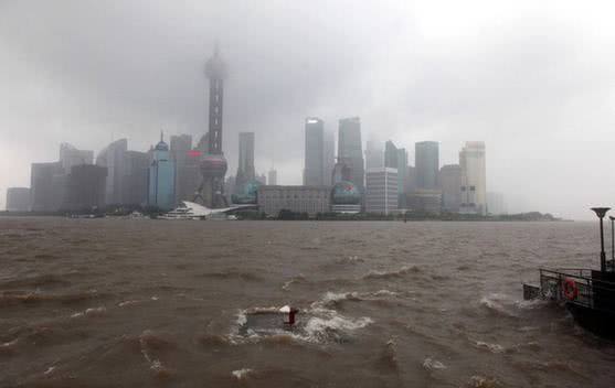 在最强台风来袭前 上海机场为何提前18小时停航揭秘背后的原因与影响